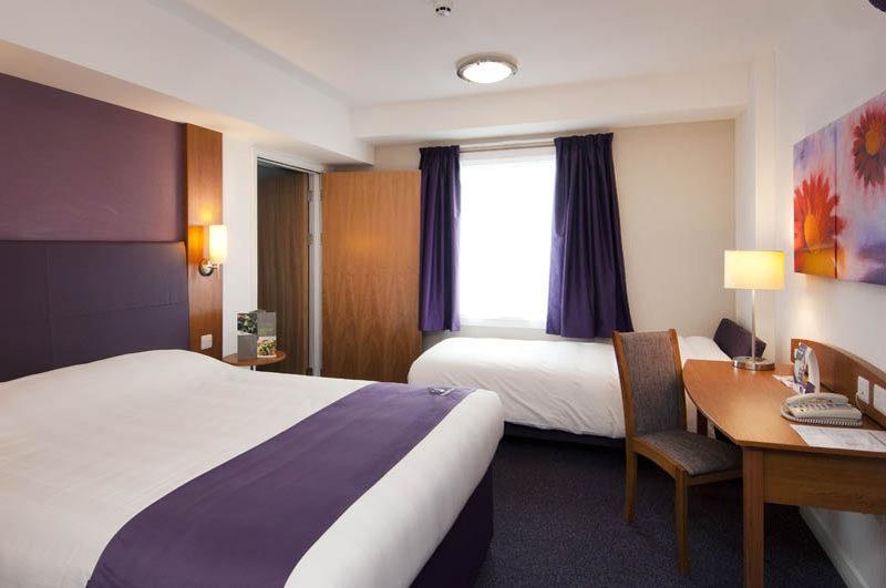 Premier London Heathrow M4/j4 Hotel
