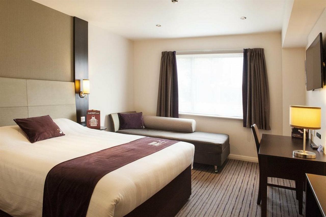 Premier London Heathrow M4/j4 Hotel